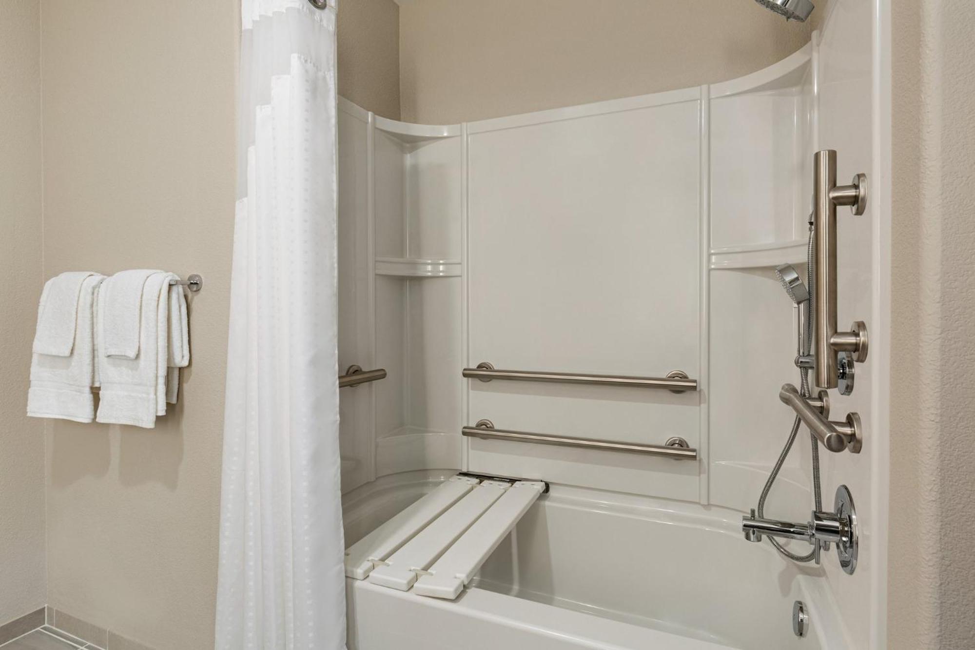 Holiday Inn Express & Suites Hayward - Castro Valley By Ihg 외부 사진